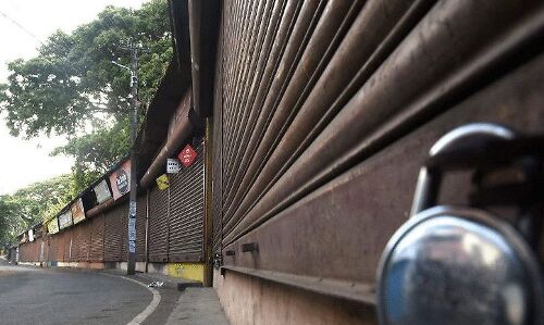 लॉकडाउन : कैंसरग्रस्त पत्नी के इलाज के लिए 130 किमी पैदल चला पति, मगर मदद नहीं सिर्फ मीडिया माइलेज मिला