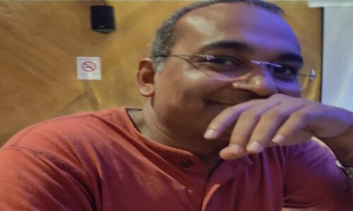 शिक्षा सुधार पर लेख लिखने के कारण लेखक कौशलेंद्र प्रपन्ना को महिंद्रा वालों ने किया बेइज्जत, सदमे में पहुंचे आईसीयू