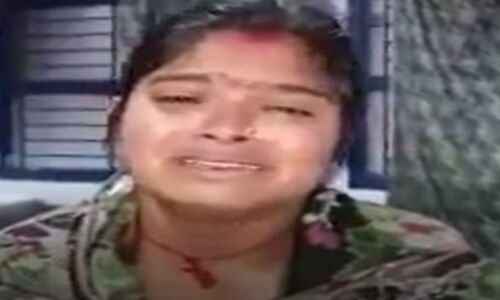 महिला आयोग कार्यकर्ता को शराब माफियाओं ने घुमाया नंगा