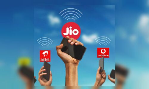 महंगे इंटरनेट के लिए हो जाओ तैयार, फ्री डेटा बांटने वाली JIO ने की पांच गुना बढ़ाने की सिफारिश