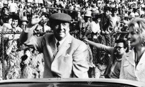 अकेला था मैं एक सुरंग की तरह