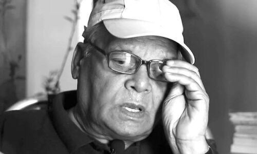 विष्णु खरे हैं और रहेंगे अपने अक्‍खड़पन और खिलंदड़ेपन के साथ