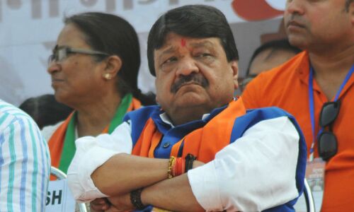 भाजपा महासचिव कैलाश विजयवर्गीय और 350 कार्यकर्ताओं के खिलाफ मामला दर्ज