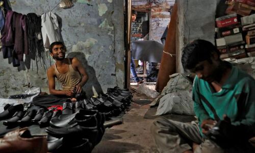 लॉकडाउन में सबसे ज्यादा नौकरी गयी महिलाओं और बाजारों-कस्बों में रहने वाली आबादी की