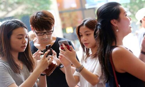 2019 में चीन करेगा मोबाइल इंटरनेट दरों में 20 प्रतिशत की कटौती