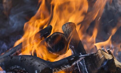 Firozabad News : दुकान में आग से 3 बच्चों समेत 6 की मौत