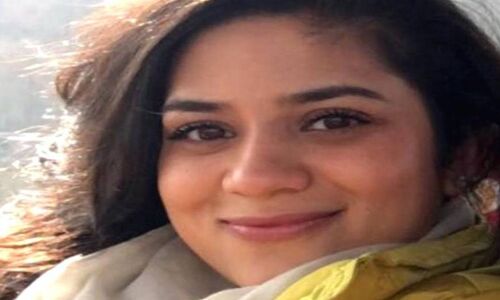 महबूबा मुफ्ती की बेटी प्रेस कांफ्रेंस में ऐसा क्या कहने वाली थीं कि पुलिस ने ले लिया हिरासत में