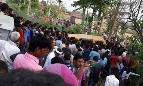 कुशीनगर में स्कूल वैन से टकराई ट्रेन, ड्राइवर समेत 14 की मौत आधा दर्जन गंभीर रूप से घायल