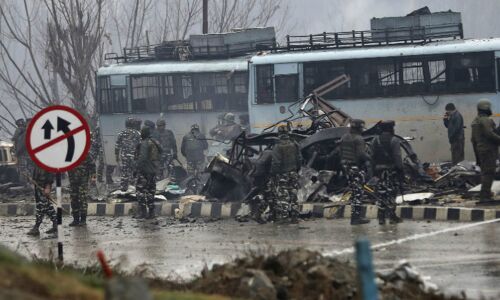 पुलवामा हमले के मामले में NIA ने गिरफ्तार बाप-बेटी को किया गिरफ्तार, आतंकी को पनाह देने का आरोप