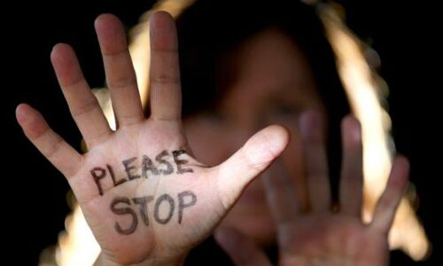 मेरी बेटी जिनके लिए मांस का निवाला है