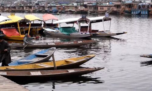 अनुच्छेद 370 हटने के बाद कश्मीर में पर्यटन को करोड़ों का नुकसान, खाली बैठे हैं कारोबारी
