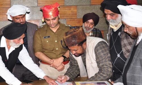 सहारनपुर में मुसलमानों और सिखों ने खत्म किया 10 साल पुराना भूमि विवाद सहारनपुर में मुसलमानों और सिखों ने खत्म किया 10 साल पुराना भूमि विवाद