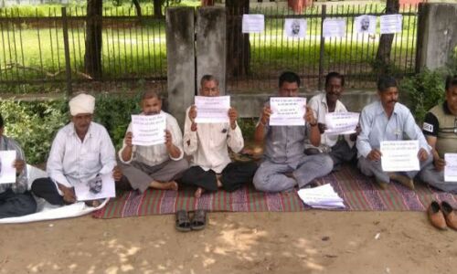 केंद्रीय विश्वविद्यालय गुजरात ने 3 साल से सेवारत सुरक्षाकर्मियों को किया निकाल बाहर