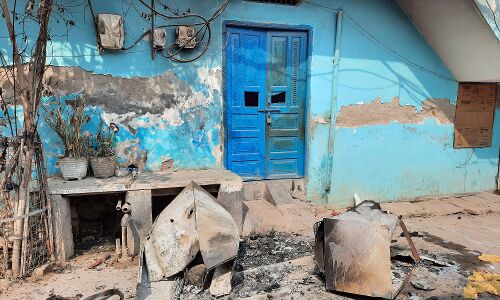 दंगाइयों ने जब घरों को कर दिया खाक तो पीड़ित कागज कहां से लायेंगे