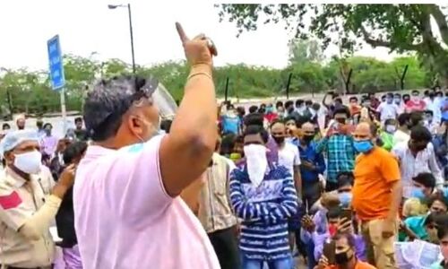 ओखला में प्रदर्शनकारी मज़दूरों से मिलने पहुंचे पप्पू यादव के ख़िलाफ़ FIR, जानिए क्या है पूरा मामला