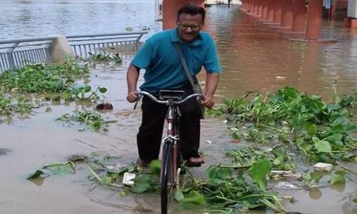 मोदी की पटना रैली से पहले सामाजिक कार्यकर्ता उदयन राय गिरफ्तार मोदी की पटना रैली से पहले सामाजिक कार्यकर्ता उदयन राय गिरफ्तार