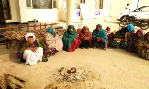 भाजपा-आरएसएस नेताओं ने आला अधिकारियों की मौजूदगी में उड़ाया धारा 144 का मखौल भाजपा-आरएसएस नेताओं ने आला अधिकारियों की मौजूदगी में उड़ाया धारा 144 का मखौल