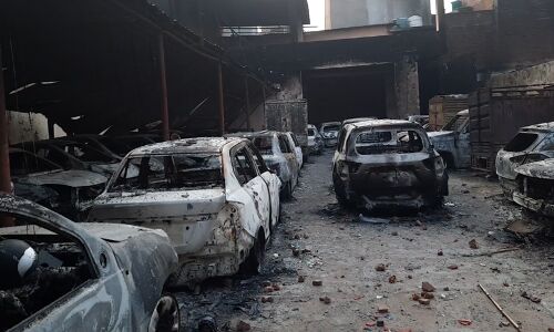 दिल्ली दंगों के बाद ट्रांसपोर्टरों की बुकिंग में 40 प्रतिशत कमी, रोजाना 1 करोड़ से ज्यादा का नुकसान दिल्ली दंगों के बाद ट्रांसपोर्टरों की बुकिंग में 40 प्रतिशत कमी, रोजाना 1 करोड़ से ज्यादा का नुकसान