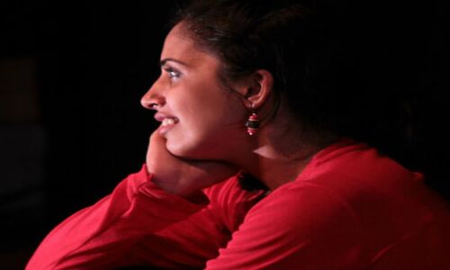 मर्दों को आईना दिखाता नाटक गर्भ