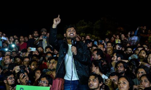 कन्हैया कुमार पर चलेगा देशद्रोह का मामला, केजरीवाल सरकार ने दी मंजूरी