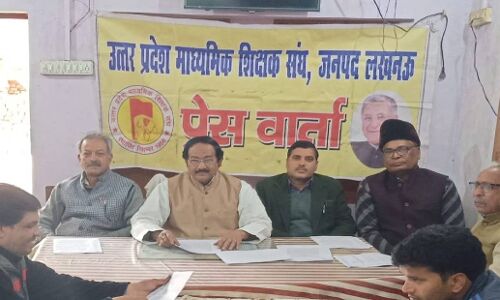 योगी सरकार में भी हाईस्कूल-इंटर परीक्षाओं में नकल माफिया का कायम है राज योगी सरकार में भी हाईस्कूल-इंटर परीक्षाओं में नकल माफिया का कायम है राज