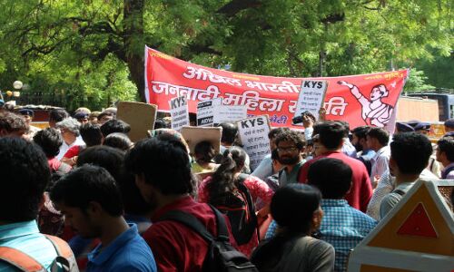 उन्नाव और कठुआ को लेकर दिल्ली में जनसंगठनों का प्रदर्शन उन्नाव और कठुआ को लेकर दिल्ली में जनसंगठनों का प्रदर्शन