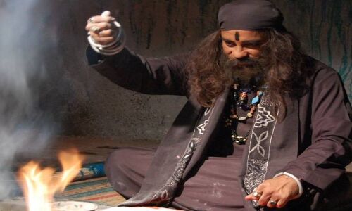 डॉक्टर्स के अभाव में ओझा-तांत्रिकों और झोलाछाप के चंगुल में फंसने को अभिशप्त ग्रामीण, झारखंड के कई इलाकों में डॉक्टरों का घोर अभाव