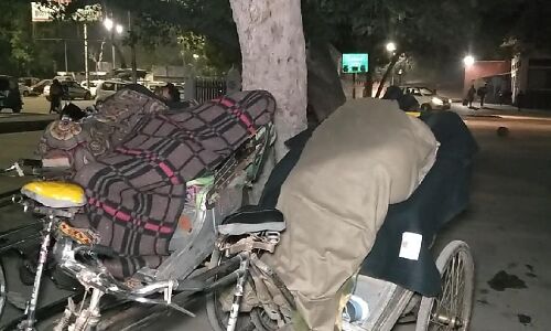 कानपुर में ठंड से 24 से भी ज्यादा लोगों की मौत, रैनबसेरों में भी नहीं मिल रही गरीबों को एंट्री