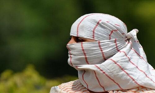 जीवन में इतना बड़ा धोखा पाकर सन्न थी मैं