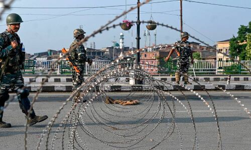 केंद्र के गलत कृत्यों को सुप्रीम कोर्ट का समर्थन मोदी सरकार को देश में संघवाद को और नीचा दिखाने के लिए करेगा प्रोत्साहित : माले