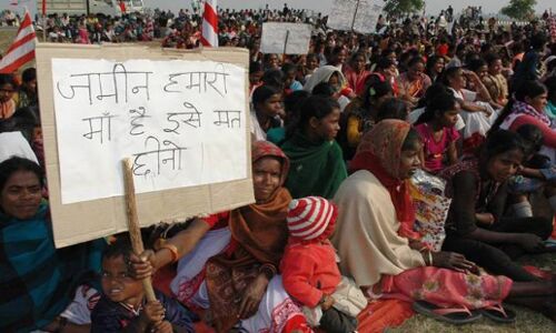 अडानी के कोयला खनन से 30 गांव के आदिवासियों की छिन जाएगी जमीन, हो जाएंगे बेदखल