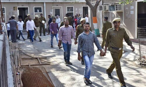 फैक्ट्री के बाहर का समाज मजदूरों से हमदर्दी रखे तो वह हक की हर लड़ाई जीत लेगा : मारुति यूनियन अध्यक्ष फैक्ट्री के बाहर का समाज मजदूरों से हमदर्दी रखे तो वह हक की हर लड़ाई जीत लेगा : मारुति यूनियन अध्यक्ष