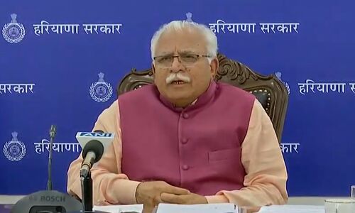 हरियाणा में अब कोरोना पीड़ितों की देखभाल में लगे डाक्टरों और स्टाफ को मिलेगा डबल वेतन