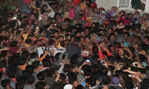 J&K पुलिस ने कहा- आतंकी के अंतिम संस्कार में शामिल हुए लोगों के खिलाफ दर्ज होगा केस