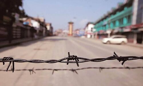 जिस कश्मीर से धारा 370 हटाने पर मन रहीं इतनी खुशियां उसमें शामिल नहीं हैं कश्मीरी! जिस कश्मीर से धारा 370 हटाने पर मन रहीं इतनी खुशियां उसमें शामिल नहीं हैं कश्मीरी!