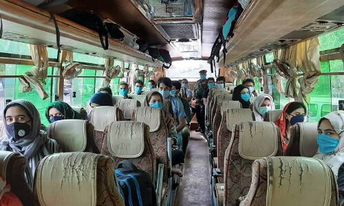 जम्मू कश्मीर के छात्रों ने खाली किया जामिया विश्वविद्यालय का हॉस्टल, लौटे अपने घर