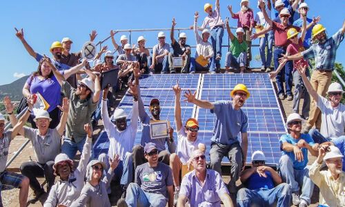 दुनिया की ग्रीन फैक्ट्री बन रहा है चीन, 227 अरब डॉलर से ज्यादा का कर चुका है निवेश