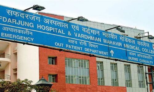 Delhi News : दिल्ली में सबसे ज्यादा बेड का अस्पताल है सफदरजंग, वहां सड़क पर हुआ बच्चा तो मिनिस्ट्री ने मांगा प्रबंधन से जवाब