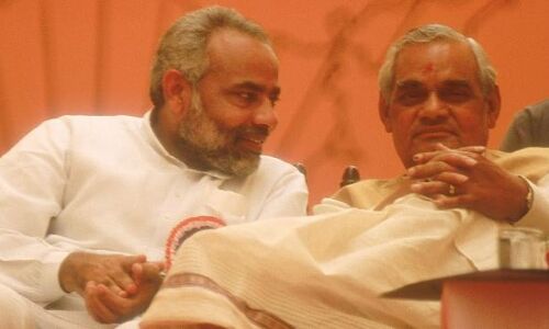 भाजपा नेता ने किया PM मोदी और पूर्व प्रधानमंत्री अटल बिहारी वाजपेयी का अपमान : कांग्रेस