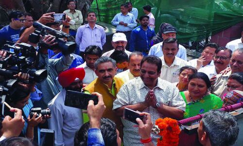 देहरादून के मेयर को आचार संहिता के नाम पर याद आया जनहित देहरादून के मेयर को आचार संहिता के नाम पर याद आया जनहित