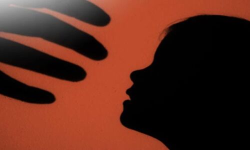 Lockdown के दौरान बढ़ गए बच्चों के खिलाफ हिंसा के मामले, सरकारी हेल्पलाइन पर आई 92,000 कॉल्स