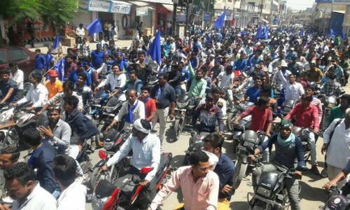 दलितों का पहला स्वत:स्फूर्त आंदोलन, देश के हर शहर का आसमां हुआ नीला