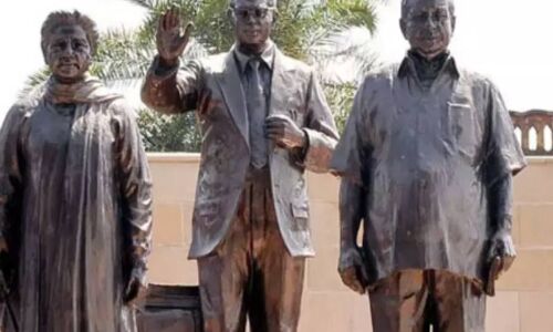 सुप्रीम कोर्ट ने दिया आदेश, मूर्तियों पर खर्च हुआ पैसा वापस लौटाएं मायावती