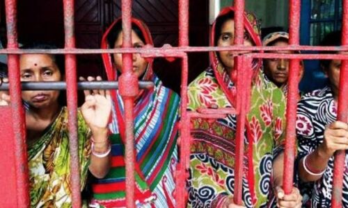 असम : डिटेंशन कैंपों में कोरोना फैलने का खतरा, विदेशी घोषित 800 बंदियों के परिजनों को सता रहा डर