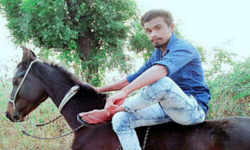 दलित युवक को इसलिए मार डाला कि वह घोड़े पर चढ़कर गांव से निकलता था बाहर दलित युवक को इसलिए मार डाला कि वह घोड़े पर चढ़कर गांव से निकलता था बाहर