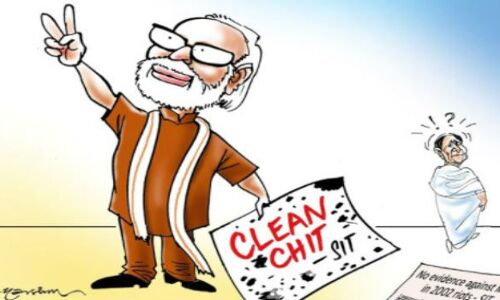 चार साल में चौतरफा लीक करने लगी मोदी सरकार