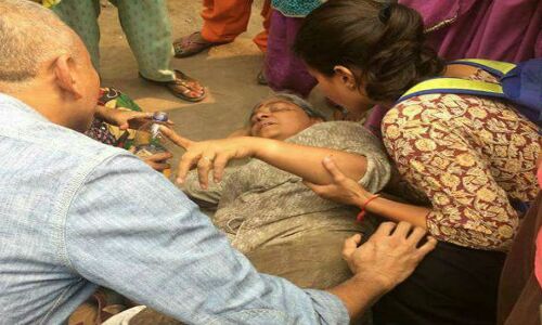 दिल्ली कठपुतली कॉलोनी में पुलिस लाठीचार्ज , सीपीआई नेता एनई राजा घायल