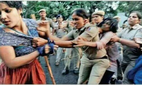 जेएनयू मार्च के दौरान महिला पत्रकार के कपड़े फाड़ने वाले दो पुलिसकर्मी निलंबित