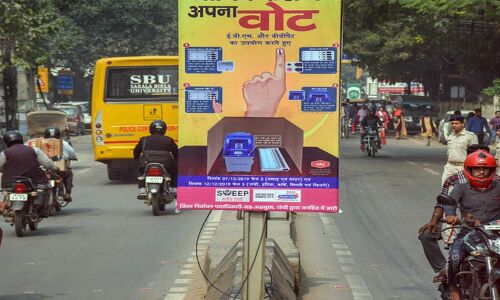 झारखंड की जिन हाथों में हो सकती है कमान, वो आज लड़ रहे हैं चुनाव