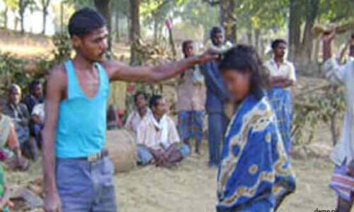 गिरिडीह में जादू-टोने का आरोप लगा दो महिलाओं और एक पुरुष को पड़ोसियों ने जबरन पिला दिया मैला गिरिडीह में जादू-टोने का आरोप लगा दो महिलाओं और एक पुरुष को पड़ोसियों ने जबरन पिला दिया मैला